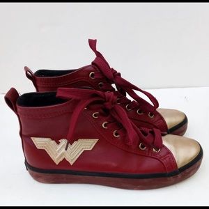 ISO Her Universe Wonder Woman DC high tops in size 7 or 8!